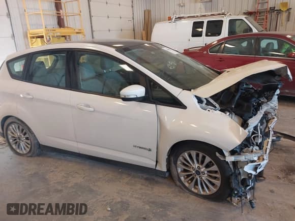 ✅ 2017 Ford C-Max SE • VIN: 1FADP5AU5HL103474 • Lot: 43406986. Wystawiony na IAAI z przebiegiem 145 014 mil. Bezpłatny archiwum sprzedaży aukcyjnych z USA i szczegółowy raport historii pojazdu na DreamBid. Zdjęcie 13.