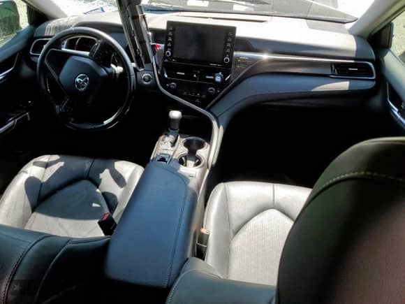 2021 Toyota Camry XSE z VIN 4T1K61AK9MU402834, wystawiony jako Copart lot #71657335 z przebiegiem 77 028 mil mil oraz Szkoda całkowita • Salvage title. Historia ofert i sprzedaży dostępna na DreamBid. Obrazek 8.