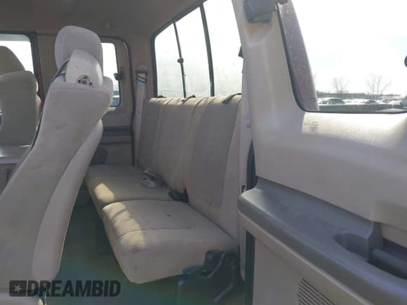 ✅ 2003 Ford F-250 XL • VIN: 1FTNX21P93EC62695 • Lot: 41687232. Listed on IAAI with 227,181 mi. Free auction sales archive from the USA and detailed vehicle history report at DreamBid. Image 8.