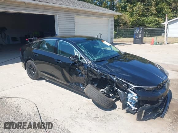 ✅ 2026 Kia K5 LXS • VIN: KNAG24J79T5400803 • Lot: 43196842. Listed on IAAI with 146 mi. Free auction sales archive from the USA and detailed vehicle history report at DreamBid. Image 1.