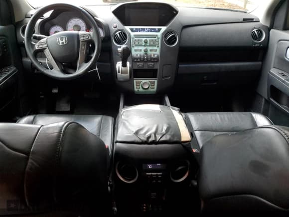 ✅ 2009 Honda Pilot Touring • VIN: 5FNYF38999B015049 • Lot: 68179855. Wystawiony na Copart z przebiegiem 238 968 mil. Bezpłatny archiwum sprzedaży aukcyjnych z USA i szczegółowy raport historii pojazdu na DreamBid. Zdjęcie 8.