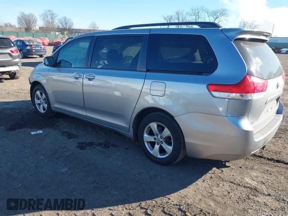 ✅ 2012 Toyota Sienna LE • VIN: 5TDKK3DC7CS223162 • Lot: 43868098. Listed on IAAI with 162,783 mi. Free auction sales archive from the USA and detailed vehicle history report at DreamBid. Image 3.