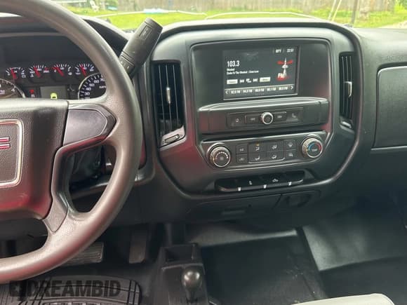 ✅ 2017 GMC Sierra 3500 • VIN: 1GD52VCG9HZ172326 • Lot: 67667265. Wystawiony na Copart z przebiegiem 130 182 mil. Bezpłatny archiwum sprzedaży aukcyjnych z USA i szczegółowy raport historii pojazdu na DreamBid. Zdjęcie 9.