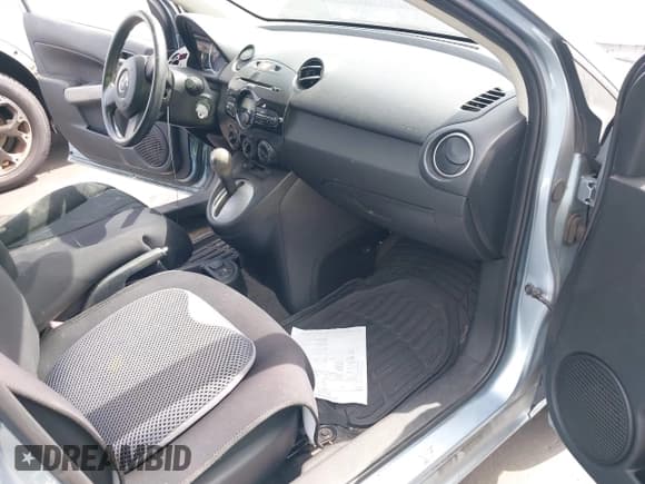 ✅ 2013 Mazda 2 Sport • VIN: JM1DE1KZ1D0161824 • Lot: 43214717. Listed on IAAI with 280,407 mi. Free auction sales archive from the USA and detailed vehicle history report at DreamBid. Image 5.