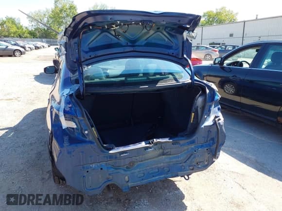 ✅ 2019 Nissan Sentra SV • VIN: 3N1AB7AP8KY345078 • Lot: 43240517. Wystawiony na IAAI z przebiegiem 117 320 mil. Bezpłatny archiwum sprzedaży aukcyjnych z USA i szczegółowy raport historii pojazdu na DreamBid. Zdjęcie 6.