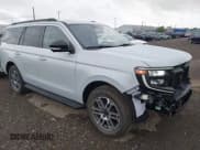 ✅ 2025 Ford Expedition Active • VIN: 1FMJU1J87SEA29225 • Lot: 42816312. Wystawiony na IAAI z przebiegiem 283 mil. Bezpłatny archiwum sprzedaży aukcyjnych z USA i szczegółowy raport historii pojazdu na DreamBid. Zdjęcie 1.