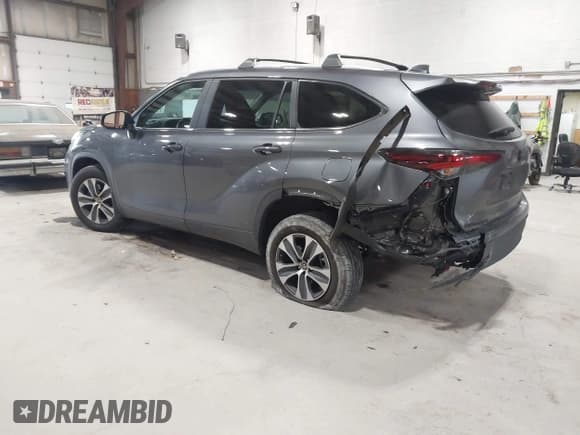 ✅ 2024 Toyota Highlander LE • VIN: 5TDKDRBH1RS541475 • Lot: 43758462. Listed on IAAI with 41,092 mi. Free auction sales archive from the USA and detailed vehicle history report at DreamBid. Image 3.