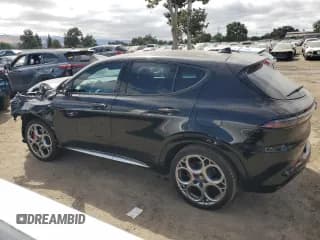 ✅ 2024 Alfa Romeo Tonale Ti • VIN: ZASPATCW1R3041797 • Lot: 65585945. Wystawiony na Copart z przebiegiem 30 625 mil. Bezpłatny archiwum sprzedaży aukcyjnych z USA i szczegółowy raport historii pojazdu na DreamBid. Zdjęcie 2.