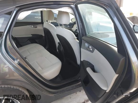 ✅ 2022 Kia Forte LXS • VIN: 3KPF24AD9NE457157 • Lot: 43463978. Wystawiony na IAAI z przebiegiem 54 231 mil. Bezpłatny archiwum sprzedaży aukcyjnych z USA i szczegółowy raport historii pojazdu na DreamBid. Zdjęcie 8.