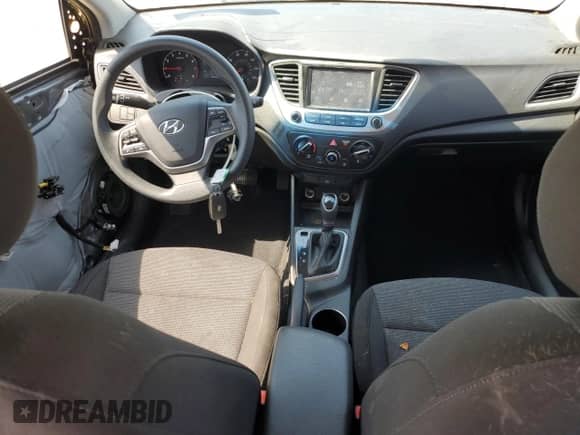 2018 Hyundai Accent SEL z VIN 3KPC24A3XJE012060, wystawiony jako Copart lot #64289673 z przebiegiem 105 042 mil mil oraz . Historia ofert i sprzedaży dostępna na DreamBid. Obrazek 8.