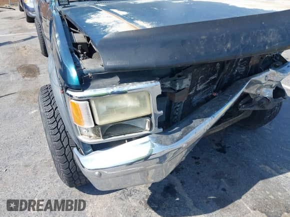 1996 Dodge Dakota z VIN 1B7GG23Y4TS593605, wystawiony jako IAAI lot #42447972 z przebiegiem 185 308 mil mil oraz . Historia ofert i sprzedaży dostępna na DreamBid. Obrazek 13.