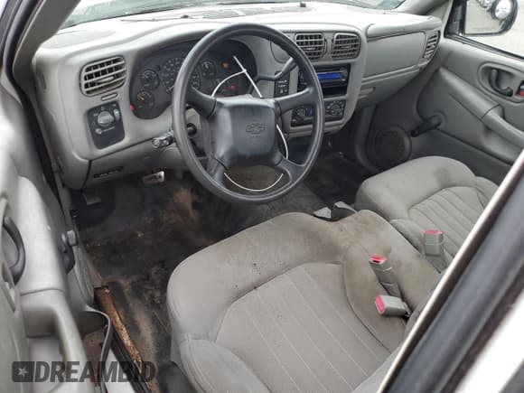 ✅ 2003 Chevrolet S-10 LS • VIN: 1GCCS14X638207972 • Lot: 87030294. Listed on Copart with 174,102 mi. Free auction sales archive from the USA and detailed vehicle history report at DreamBid. Image 8.