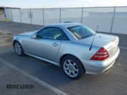 ✅ 2001 Mercedes-Benz SLK 230 Kompressor • VIN: WDBKK49F71F187400 • Lot: 41234092. Listed on IAAI with 168,219 mi. Free auction sales archive from the USA and detailed vehicle history report at DreamBid. Image 3.