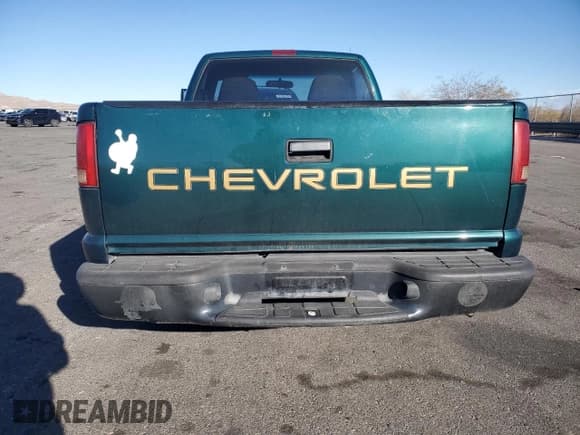 ✅ 1998 Chevrolet S-10 LS • VIN: 1GCCS1446W8168374 • Lot: 41344415. Wystawiony na Copart z przebiegiem 236 977 mil. Bezpłatny archiwum sprzedaży aukcyjnych z USA i szczegółowy raport historii pojazdu na DreamBid. Zdjęcie 6.