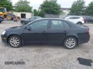 ✅ 2010 Volkswagen Jetta Limited Edition • VIN: 3VWRZ7AJ0AM105047 • Lot: 42462140. Listed on IAAI with 199,668 mi. Free auction sales archive from the USA and detailed vehicle history report at DreamBid. Image 14.