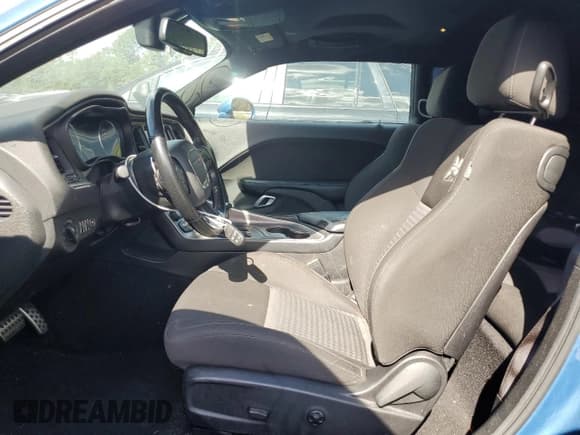 ✅ 2021 Dodge Challenger R/T Scat Pack • VIN: 2C3CDZFJXMH597024 • Lot: 68857424. Wystawiony na Copart z przebiegiem 74 433 mil. Bezpłatny archiwum sprzedaży aukcyjnych z USA i szczegółowy raport historii pojazdu na DreamBid. Zdjęcie 7.