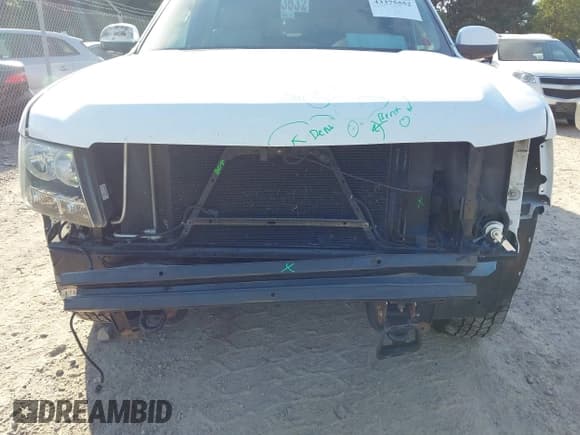 ✅ 2014 Chevrolet Suburban LT • VIN: 1GNSKJE7XER207987 • Lot: 43375552. Listed on IAAI with 146,389 mi. Free auction sales archive from the USA and detailed vehicle history report at DreamBid. Image 6.