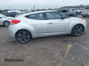 ✅ 2016 Hyundai Veloster • VIN: KMHTC6AD4GU276236 • Lot: 41357039. Wystawiony na IAAI z przebiegiem 48 243 mil. Bezpłatny archiwum sprzedaży aukcyjnych z USA i szczegółowy raport historii pojazdu na DreamBid. Zdjęcie 4.