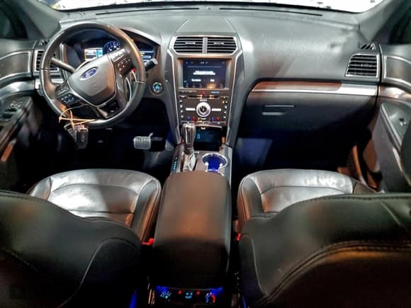 ✅ 2018 Ford Explorer Limited • VIN: 1FM5K8F80JGB62159 • Lot: 95653485. Wystawiony na Copart z przebiegiem 107 609 mil. Bezpłatny archiwum sprzedaży aukcyjnych z USA i szczegółowy raport historii pojazdu na DreamBid. Zdjęcie 8.