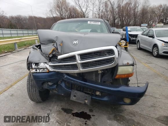 ✅ 2004 Dodge Dakota Sport • VIN: 1D7HG38N84S525629 • Lot: 82140054. Wystawiony na Copart z przebiegiem 255 160 mil. Bezpłatny archiwum sprzedaży aukcyjnych z USA i szczegółowy raport historii pojazdu na DreamBid. Zdjęcie 5.