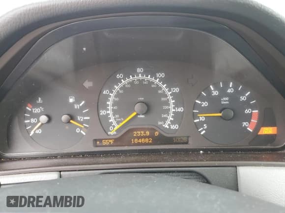 ✅ 1999 Mercedes-Benz E 320 • VIN: WDBJF82H4XX023995 • Lot: 92466845. Wystawiony na Copart z przebiegiem 184 682 mil. Bezpłatny archiwum sprzedaży aukcyjnych z USA i szczegółowy raport historii pojazdu na DreamBid. Zdjęcie 9.