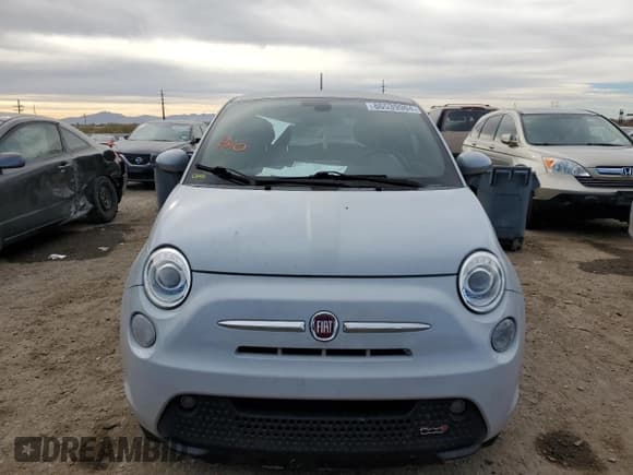 ✅ 2016 FIAT 500e • VIN: 3C3CFFGEXGT229500 • Лот: 86539904. Опубликован ранее на Copart с пробегом 52 624 миль. Бесплатный доступ к архиву аукционных продаж из США и подробный отчёт об истории автомобиля на DreamBid. Изображение 5.