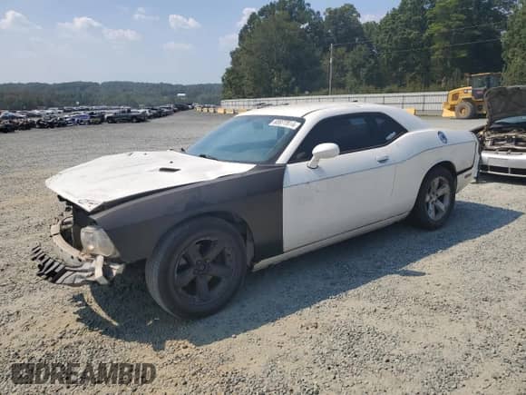 2011 Dodge Challenger z VIN 2B3CJ4DG1BH510091, wystawiony jako Copart lot #68977814 z przebiegiem 176 711 mil mil oraz Szkoda całkowita • Salvage title. Historia ofert i sprzedaży dostępna na DreamBid. Obrazek 1.