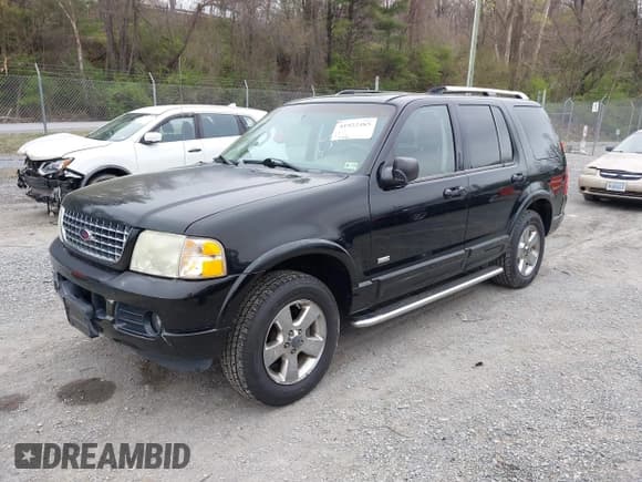 ✅ 2003 Ford Explorer Limited • VIN: 1FMDU75W23UC01032 • Lot: 41922485. Wystawiony na IAAI z przebiegiem 318 766 mil. Bezpłatny archiwum sprzedaży aukcyjnych z USA i szczegółowy raport historii pojazdu na DreamBid. Zdjęcie 17.