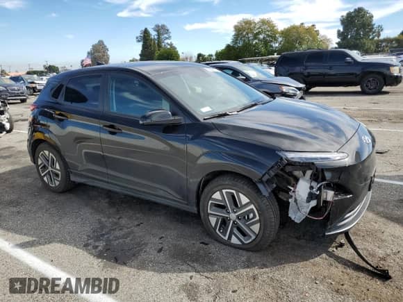 2023 Hyundai Kona SE z VIN KM8K23AG3PU166172, wystawiony jako Copart lot #43836833 z przebiegiem 5 169 mil mil oraz . Historia ofert i sprzedaży dostępna na DreamBid. Obrazek 4.