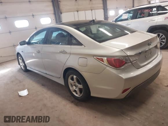 ✅ 2012 Hyundai Sonata Hybrid • VIN: KMHEC4A42CA061883 • Lot: 41658295. Listed on IAAI with 193,558 mi. Free auction sales archive from the USA and detailed vehicle history report at DreamBid. Image 3.