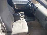 ✅ 2004 Chevrolet Colorado LS Z71 • VIN: 1GCDT196648111231 • Lot: 42176134. Wystawiony na IAAI z przebiegiem 165 736 mil. Bezpłatny archiwum sprzedaży aukcyjnych z USA i szczegółowy raport historii pojazdu na DreamBid. Zdjęcie 5.