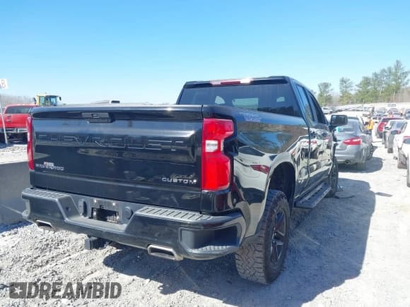 ✅ 2020 Chevrolet Silverado 1500 Custom Trail Boss • VIN: 1GCRYCEFXLZ132648 • Lot: 41683794. Listed on IAAI with 111,782 mi. Free auction sales archive from the USA and detailed vehicle history report at DreamBid. Image 4.