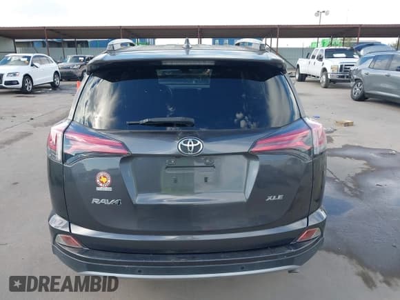✅ 2018 Toyota RAV4 XLE • VIN: JTMWFREV0JJ185602 • Lot: 43468504. Listed on IAAI with 113,161 mi. Free auction sales archive from the USA and detailed vehicle history report at DreamBid. Image 16.