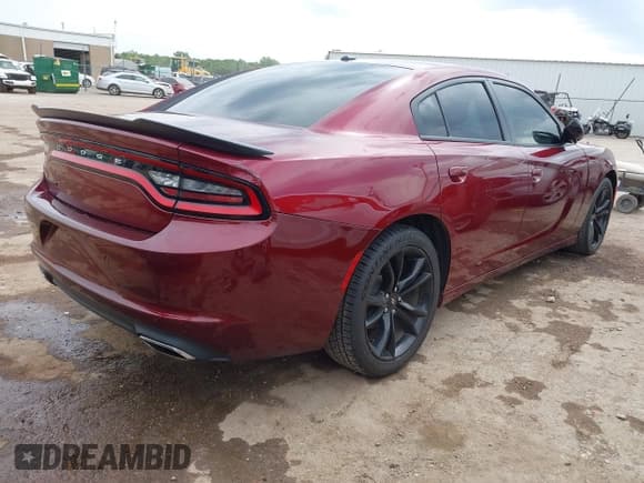 ✅ 2017 Dodge Charger SE • VIN: 2C3CDXBG6HH602224 • Lot: 42276062. Listed on IAAI with 98,715 mi. Free auction sales archive from the USA and detailed vehicle history report at DreamBid. Image 4.