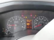 ✅ 2013 Nissan NV S • VIN: 1N6BF0KL1DN106560 • Lot: 41780379. Wystawiony na IAAI z przebiegiem 181 657 mil. Bezpłatny archiwum sprzedaży aukcyjnych z USA i szczegółowy raport historii pojazdu na DreamBid. Zdjęcie 7.