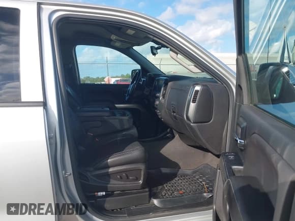 ✅ 2019 Chevrolet Silverado 1500 LT • VIN: 2GCRCPEC6K1155556 • Lot: 43700785. Wystawiony na IAAI z przebiegiem 111 172 mil. Bezpłatny archiwum sprzedaży aukcyjnych z USA i szczegółowy raport historii pojazdu na DreamBid. Zdjęcie 5.