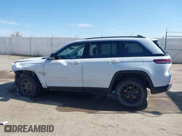 ✅ 2022 Jeep Grand Cherokee Limited • VIN: 1C4RJHBG8N8603865 • Lot: 41968389. Listed on IAAI with 43,655 mi. Free auction sales archive from the USA and detailed vehicle history report at DreamBid. Image 14.