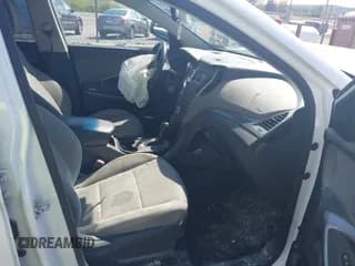 ✅ 2016 Hyundai Santa Fe • VIN: 5XYZUDLB2GG368085 • Лот: 43321413. Опубликован ранее на IAAI с пробегом 168 280 миль. Бесплатный доступ к архиву аукционных продаж из США и подробный отчёт об истории автомобиля на DreamBid. Изображение 5.