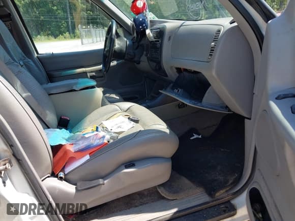 ✅ 1998 Ford Explorer XL • VIN: 1FMZU32E1WZB34537 • Лот: 42895988. Опубликован ранее на IAAI с пробегом Не указан. Бесплатный доступ к архиву аукционных продаж из США и подробный отчёт об истории автомобиля на DreamBid. Изображение 5.