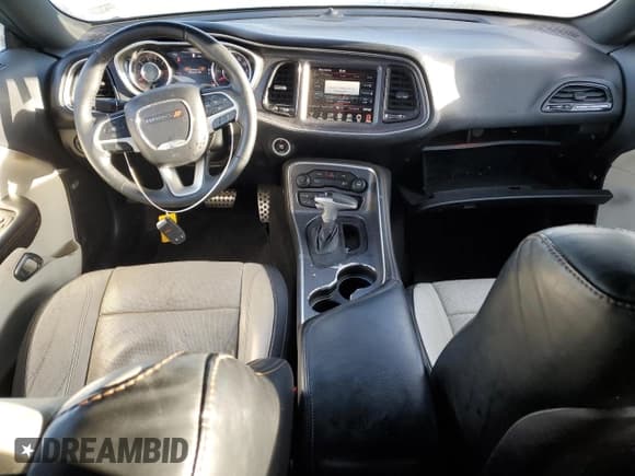 ✅ 2015 Dodge Challenger R/T Plus • VIN: 2C3CDZBT0FH714510 • Lot: 39559444. Wystawiony na Copart z przebiegiem 101 772 mil. Bezpłatny archiwum sprzedaży aukcyjnych z USA i szczegółowy raport historii pojazdu na DreamBid. Zdjęcie 8.