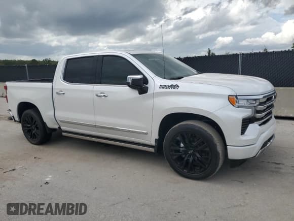 ✅ 2025 Chevrolet Silverado 1500 High Country • VIN: 3GCPAFEDXSG259927 • Lot: 70628155. Wystawiony na Copart z przebiegiem Nie podano. Bezpłatny archiwum sprzedaży aukcyjnych z USA i szczegółowy raport historii pojazdu na DreamBid. Zdjęcie 4.