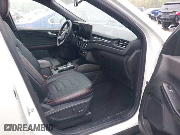 ✅ 2024 Ford Escape ST-Line Elite • VIN: 1FMCU9PA0RUA88473 • Lot: 42144927. Wystawiony na IAAI z przebiegiem 9 029 mil. Bezpłatny archiwum sprzedaży aukcyjnych z USA i szczegółowy raport historii pojazdu na DreamBid. Zdjęcie 5.