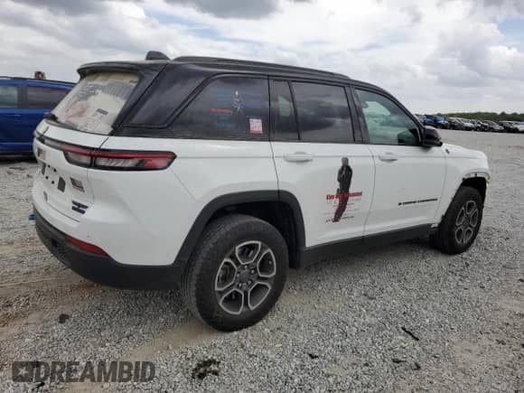 2022 Jeep Grand Cherokee Trailhawk with VIN 1C4RJYC65N8720955, listed as a Copart auction lot 51505265 with 27,618 mi miles and Salvage title. Bid and sale history available at DreamBid. Image 3.