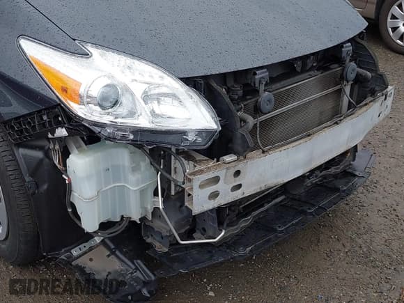 ✅ 2013 Toyota Prius Three • VIN: JTDKN3DU0D1672486 • Lot: 43628486. Wystawiony na IAAI z przebiegiem Nie podano. Bezpłatny archiwum sprzedaży aukcyjnych z USA i szczegółowy raport historii pojazdu na DreamBid. Zdjęcie 20.