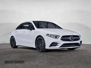 ✅ 2021 Mercedes-Benz A 35 AMG • VIN: W1K3G5BB6MJ256119 • Lot: 95736955. Wystawiony na Copart z przebiegiem 62 174 mil. Bezpłatny archiwum sprzedaży aukcyjnych z USA i szczegółowy raport historii pojazdu na DreamBid. Zdjęcie 1.