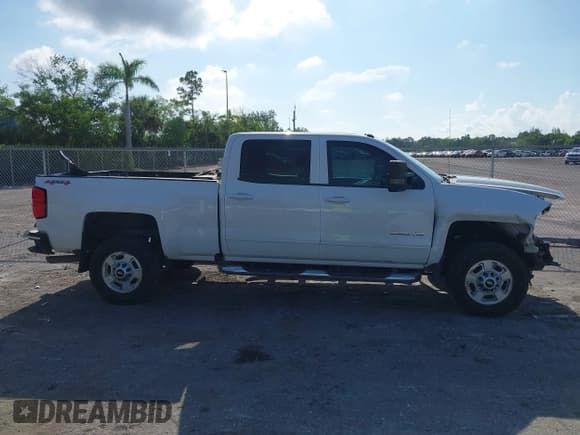 ✅ 2017 Chevrolet Silverado 2500HD LT • VIN: 1GC1KVEG8HF156376 • Lot: 42873201. Listed on IAAI with 188,811 mi. Free auction sales archive from the USA and detailed vehicle history report at DreamBid. Image 14.