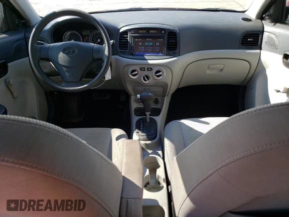 ✅ 2008 Hyundai Accent GLS • VIN: KMHCN46C78U273931 • Лот: 88353275. Опубликован ранее на Copart с пробегом 195 769 миль. Бесплатный доступ к архиву аукционных продаж из США и подробный отчёт об истории автомобиля на DreamBid. Изображение 8.