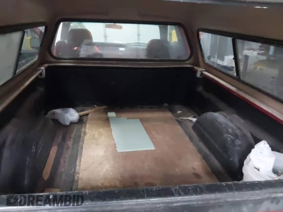 2001 Chevrolet Silverado 1500 с VIN 1GCEK14V11Z159585, выставлен на аукционе IAAI как лот 41654665 с пробегом 191 800 миль миль и . История ставок и продаж доступна на DreamBid. Изображение 8.