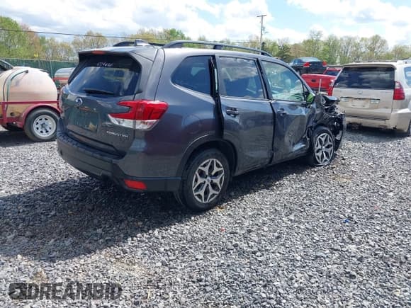 ✅ 2020 Subaru Forester Premium • VIN: JF2SKAJCXLH421278 • Лот: 42172459. Опубликован ранее на IAAI с пробегом 115 565 миль. Бесплатный доступ к архиву аукционных продаж из США и подробный отчёт об истории автомобиля на DreamBid. Изображение 4.