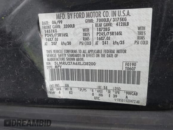 ✅ 1999 Lincoln Navigator • VIN: 5LMRU27A6XLJ38200 • Лот: 42374665. Опубликован ранее на IAAI с пробегом Не указан. Бесплатный доступ к архиву аукционных продаж из США и подробный отчёт об истории автомобиля на DreamBid. Изображение 9.